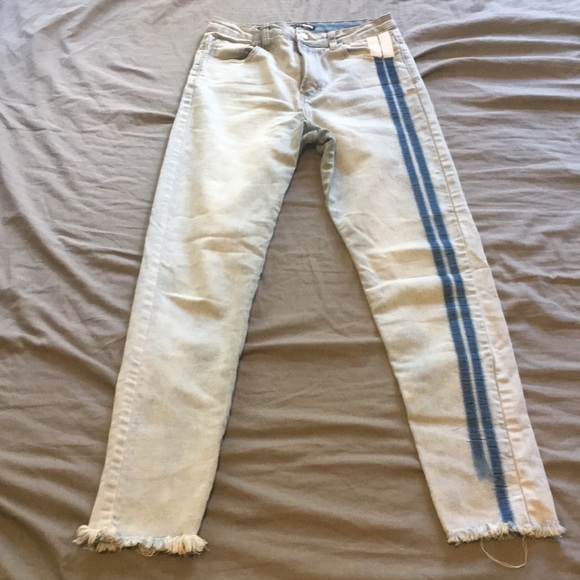 Fashion Nova Jeans Size 7 - Picture 3 of 4